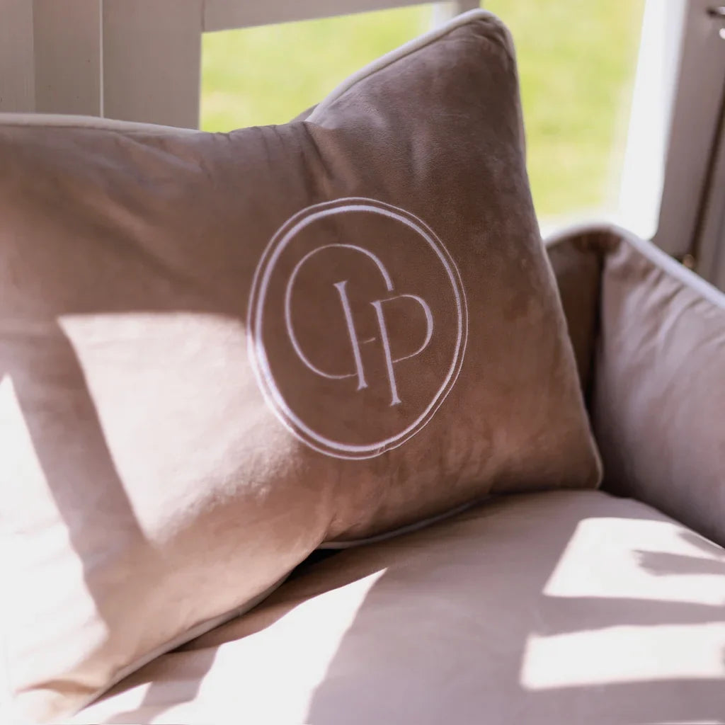 Sametový pelíšek pro psa – béžový