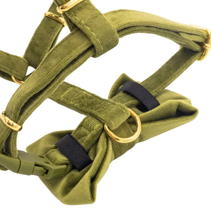 Sametový postroj typu guard pro psa s mašlí 2.0 – olivově zelený