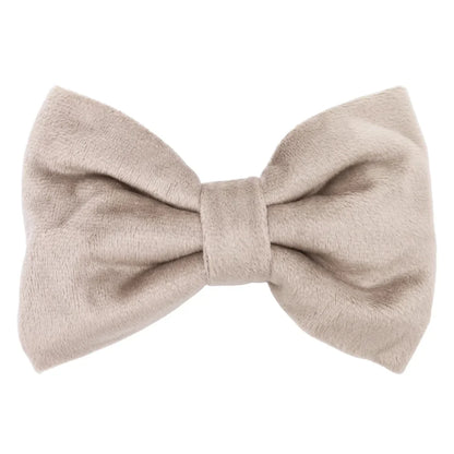 Sametový motýlek pro psa – béžový